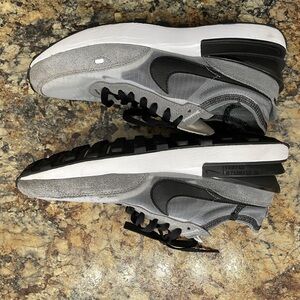 Nike Men’s Waffle One SE Gray Fog Black White, Sz 7.5